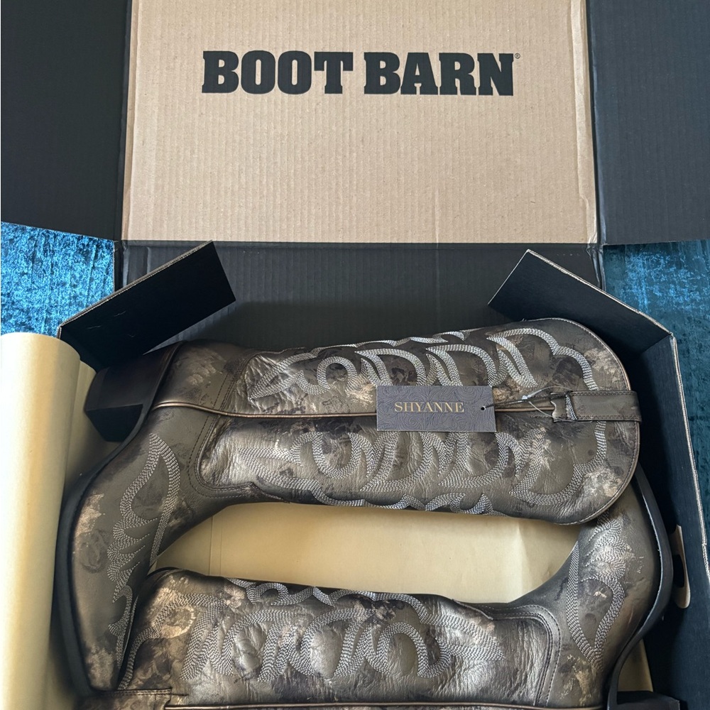Shyanne Gold Embroidered Boots